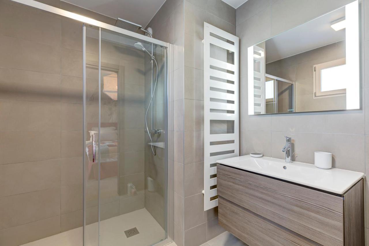 Serenity - 3 Bedroom Top Floor Apartment Parking & Lake View Terrace Annecy Esterno foto