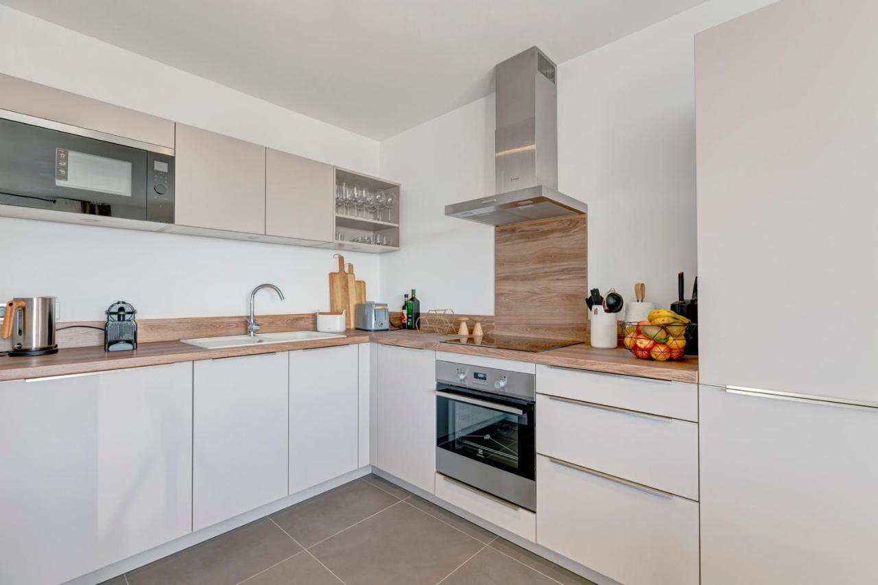 Serenity - 3 Bedroom Top Floor Apartment Parking & Lake View Terrace Annecy Esterno foto