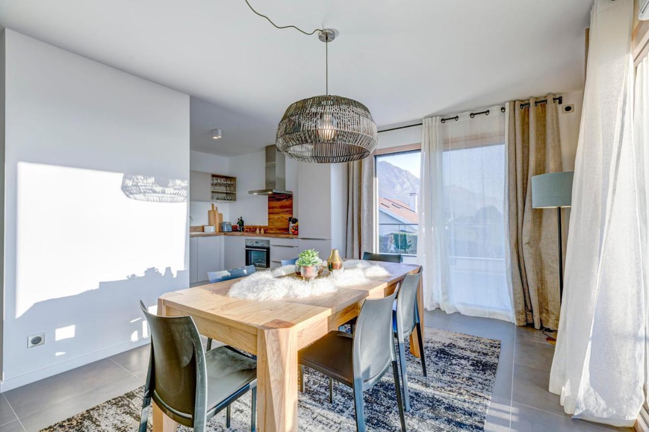 Serenity - 3 Bedroom Top Floor Apartment Parking & Lake View Terrace Annecy Esterno foto